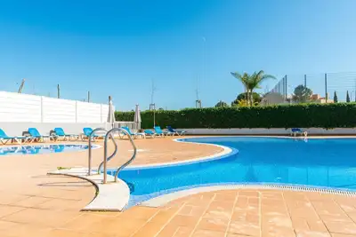 Image de Beachside Bliss 5 mins Beach & Waterfront - Pool - Wi-Fi