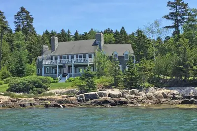 Image de Private beach, dock, 1, 500 ft of oceanfront on Greenings Island near Acadia