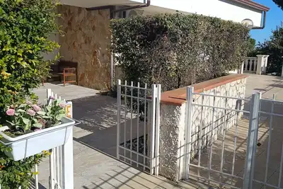 Image de Adonai House