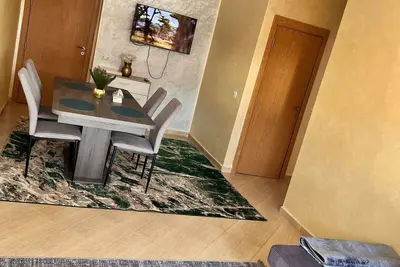Image de A quiet and comfortable apartment for families just steps from the airport