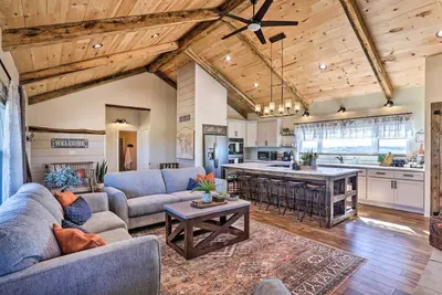 Image de Pool | Hot Tub | Firepit | 15 min to Ark