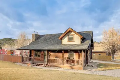 Image de Walk to Main St! Modern Sturgis Cabin w/ Yard