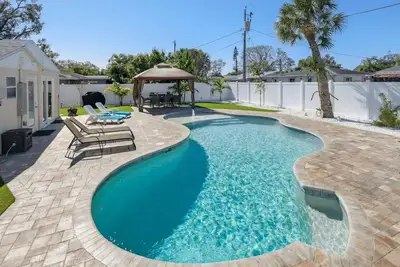 Image de Private Pool Retreat, Resort-Style Backyard, Family-Friendly Escape