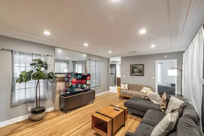 Image de 3-bedroom house in marvelous Rosemead with cool Ac breeze