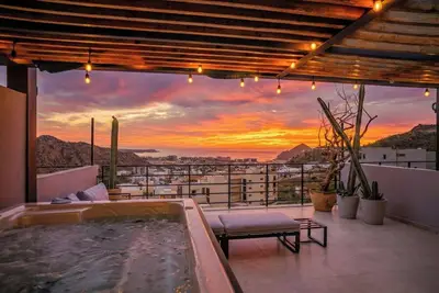 Image de Penthouse Private Rooftop Jacuzzi • 24/7 Concierge