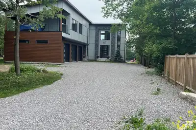 Image de Luxury Large Waterfront Cottage w/Games Room