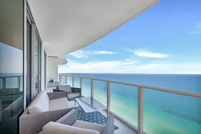 Image de Prime Oceanfront 3br Mansion in the Sky