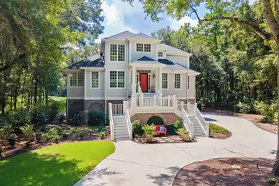 Image de The Marsh Fox 5br Family Retreat Near Beach, Golf & Community Pool