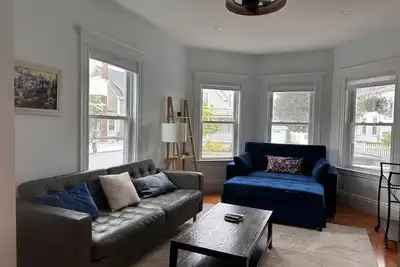 Image de Charming Swampscott Retreat • 2br • Ac • Spa-Style Amenities