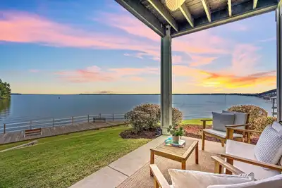 Image de LuxuryGrndFloorCornerLakeViewPoolGolfFishBoatParks