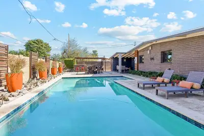 Image de Mid-Century Paradise: 4bd, Heated Pool, Chef Kitchen