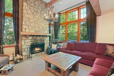 SnowBridge Stratton Ski in/Out Trailside 4 Bdrm