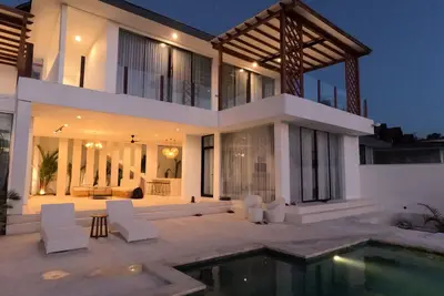 The Siren Resort
