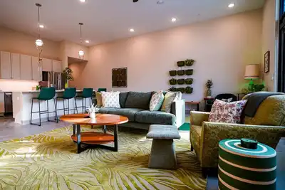 Image de Peridot Suite - New (2bdrm/2bath) Loft