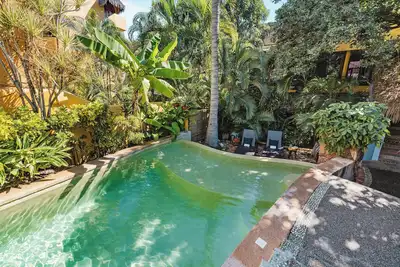 Image de Villa Paraiso 2 Br / 1 Ba- Heated Saltwater Pool