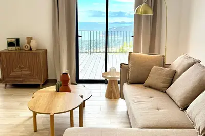 Image de T2 neuf avec grande terrasse de 40m2 - Vue mer panoramique