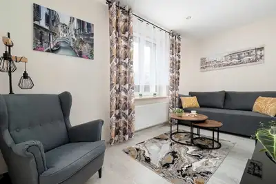 Image de Urzędnicza 41 Łódź | Cozy Apartment with Desk | Pet Friendly