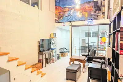 Image de Spacious 3-bedroom Comfort Urban Chicago loft house