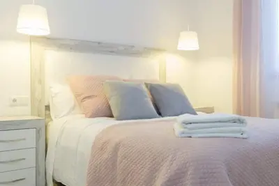 Image de Appartement Rénové au Centre de Logroño avec Parking Privé