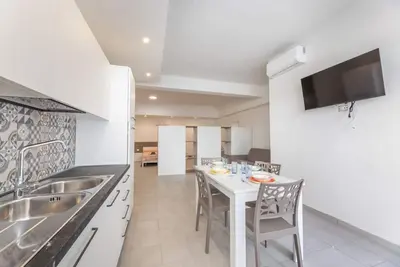Image de Joli appartement pour 5 personnes avec climatisation, Tv et patio