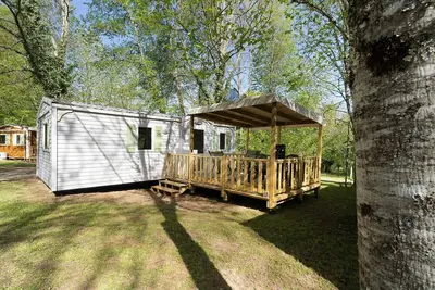 Image de Mobile Home '4 Personnes Climatisé' avec piscine partagée, Wi-Fi et climatisation