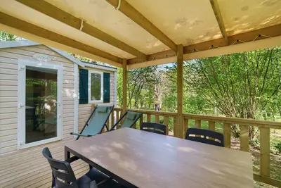 Image de Mobile Home '4 Personnes Climatisé' avec piscine partagée, Wi-Fi et climatisation