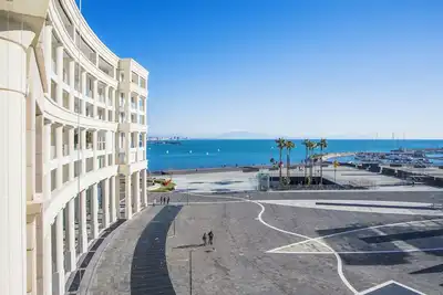 Image de Luxury Seafront Apartment Private Terrace Crescent