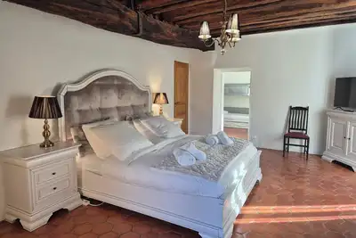 Image de 13th Century Home near Paris, Orly, Massy, Versailles, A6 & transport Rer C, T12