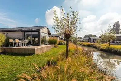 Image de Vakantiepark Aan de Maas - Maaslande 4 persons