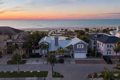 Image de Award-winning Private Beach & Breathtaking Sunsets