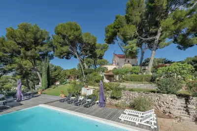 Image de Sublime maison avec grand terrain & piscine - 8 pers