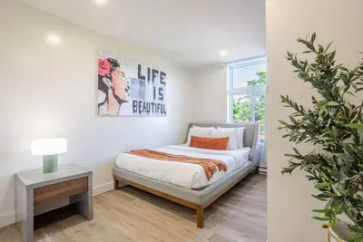 Image de Stunning 3-Bedroom Home in Mtl Ndg