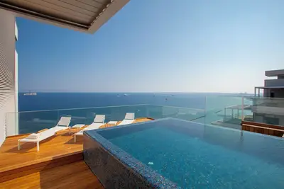 Image de Central Limassol Penthouse with Panoramic Views