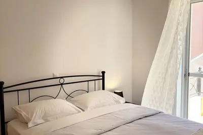 Image de Mountain and sea view, 5 minutes on foot away from the center!