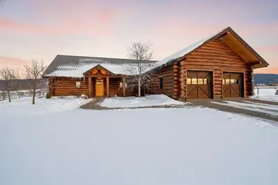 Image de Teton Homestead: Log Cabin on 4 Acres w/ Hot Tub