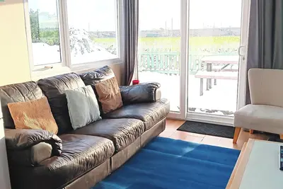 Image de 2 bed Chalet  Sleeps 4  Pets  Garden  Views