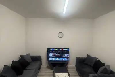 Image de Stylish Dream Home with 4 En-Suite Bedrooms