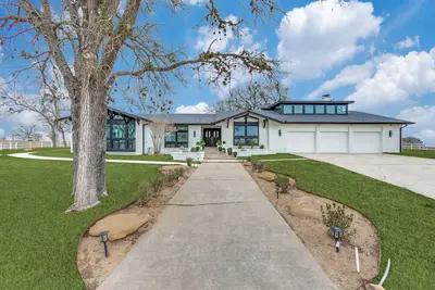 Image de Perfect luxurious 4-bedroom house with Ac in cool Lockhart