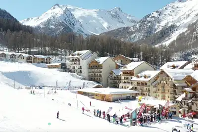 Image de Studio Charmant avec Balcon et Kitchenette Équipée