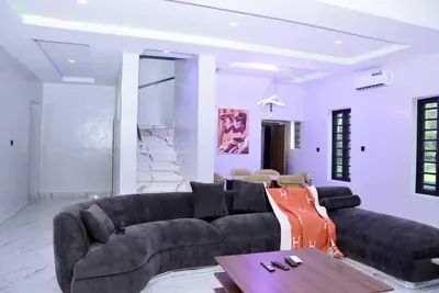 Image de Jazmine's Place. Spacious 5-bedroom building in peaceful  Badore Ajah with Ac