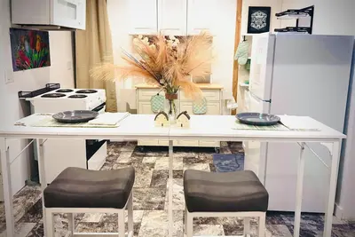 Image de Cozy 2-bedroom cottage in a golf course Community on a Lake