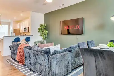 Image de 4br Townhouse | King Bed | Garage | Northlake