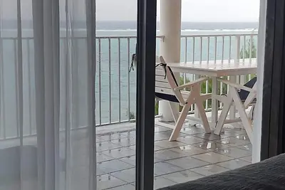 Image de 2-bedrm hotel timeshare Aug 8-15 in soothing East End fitness room, pool and Ac