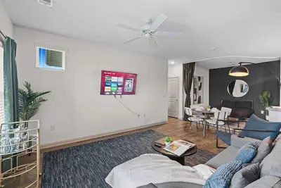 Image de 3br | King Bed | Luxe Amenities | Steele Creek