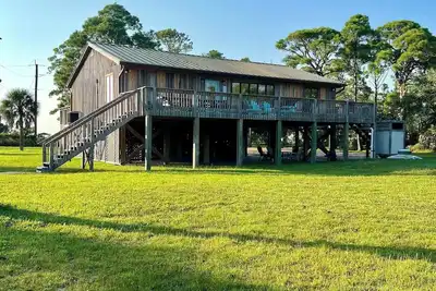 Image de Gorgeous view of Apalachicola Bay and close walk to the beach and restaurants!