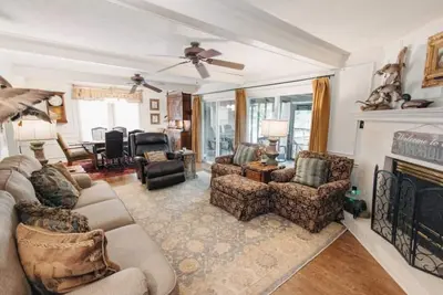 Image de Large 5br Group Home Near Sardis Lake