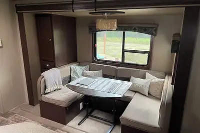 Image de Cozy Camper Retreat In Charming Kalispell 1 Bed + Bunks Full Bath & Kitchen