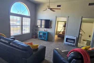 Image de Prime Location Condo – Walk to Dining, Park, Shops & Downtown