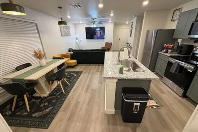 Image de The Jaslyn Greenridge Cottage, Modern Cozy Retreat, garage parking pet friendly,