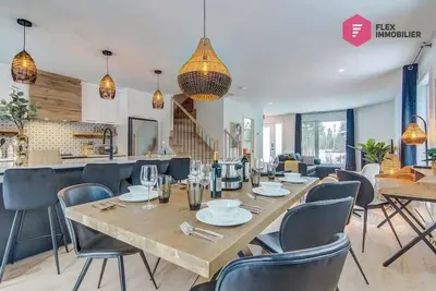 Image de Le Blanc Bouleau de Portneuf | Spa privé, Billards